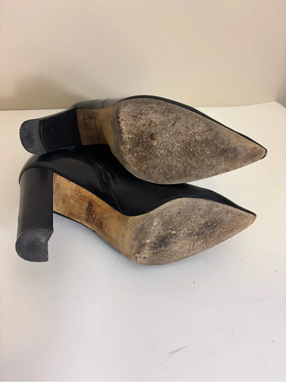 Tory Burch Black Leather Pointed Toe Heeled Booties with Gold Logo Women’s 8